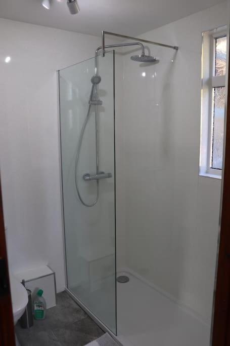 ניוטאון Garn Lodge מראה חיצוני תמונה