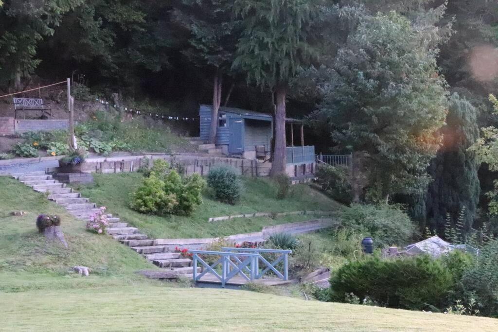 ניוטאון Garn Lodge מראה חיצוני תמונה