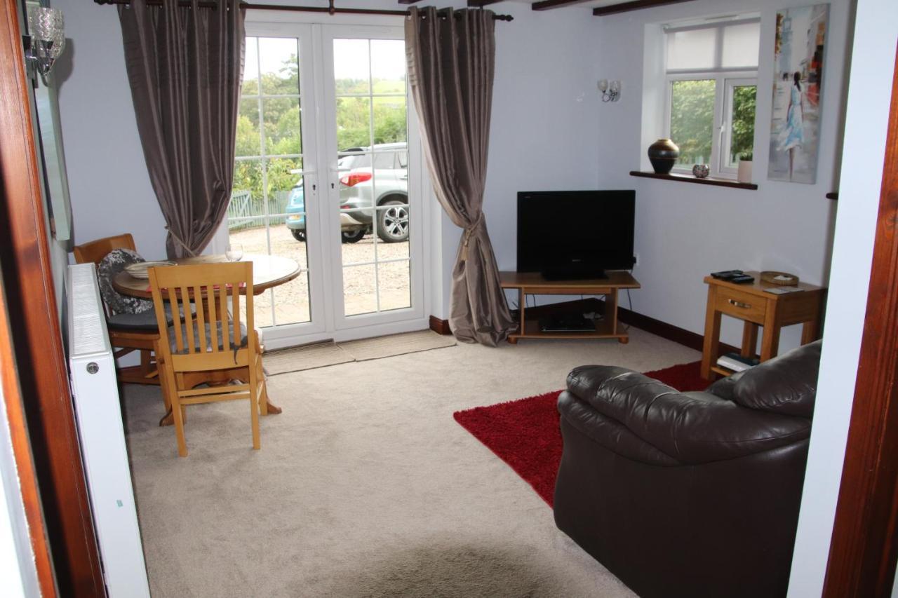 ניוטאון Garn Lodge מראה חיצוני תמונה