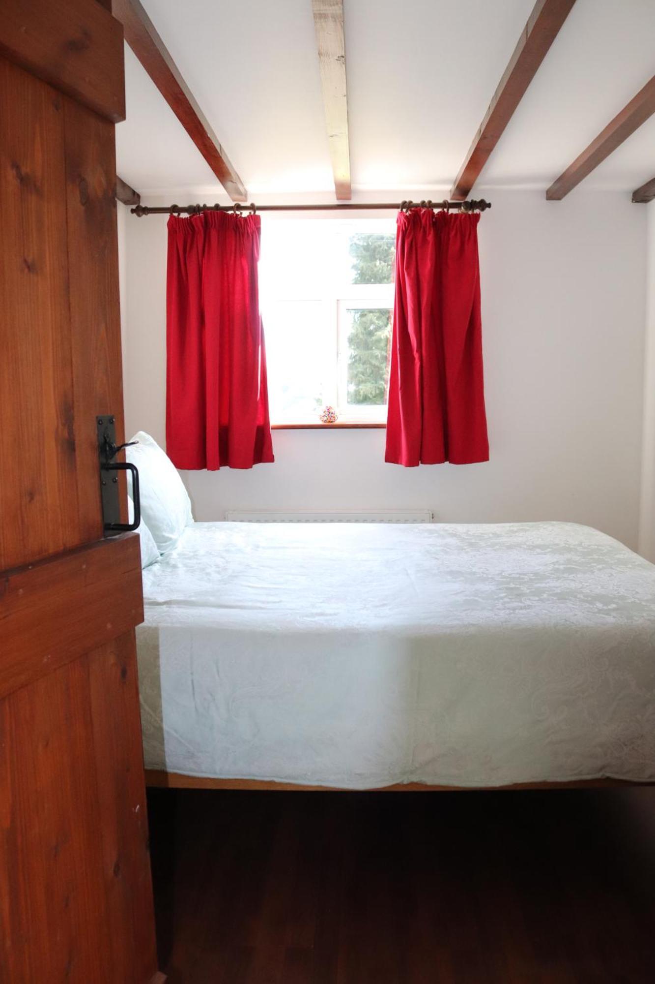 ניוטאון Garn Lodge מראה חיצוני תמונה